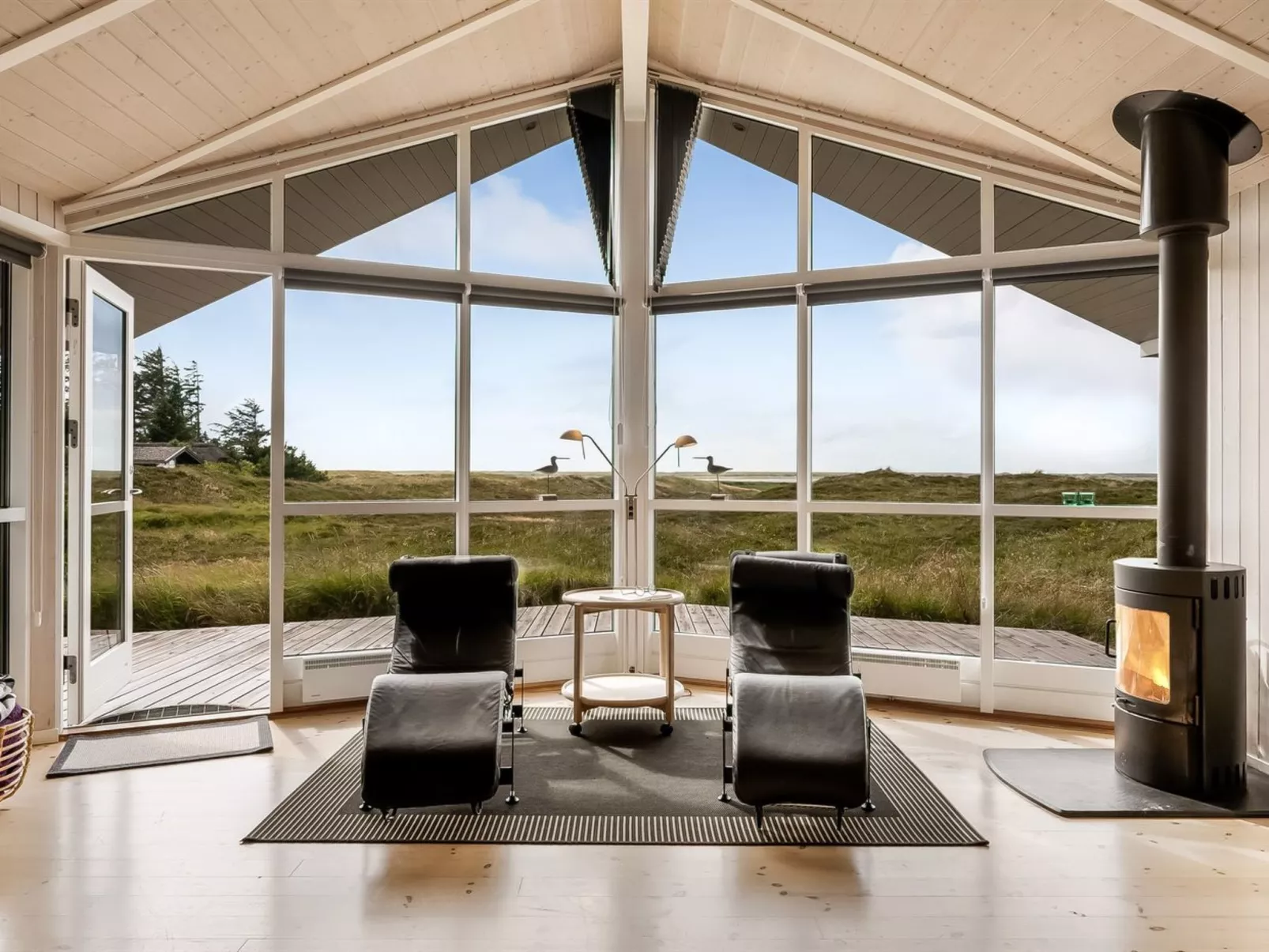 "Leona" - 250m to the fjord-Inside