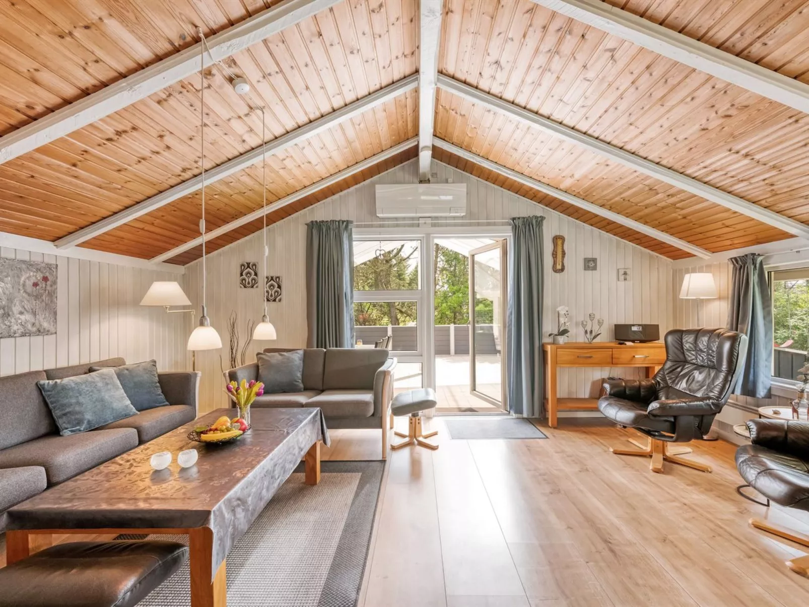 "Penka" - 550m to the fjord-Inside