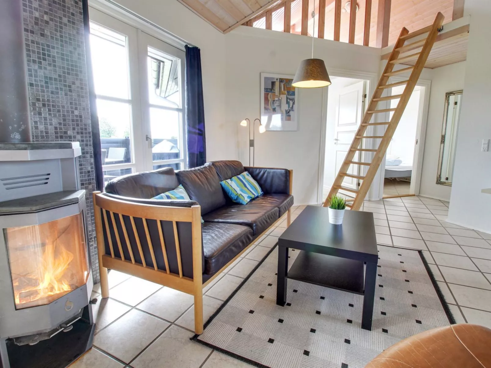 "Arnger" - 300m to the fjord-Inside