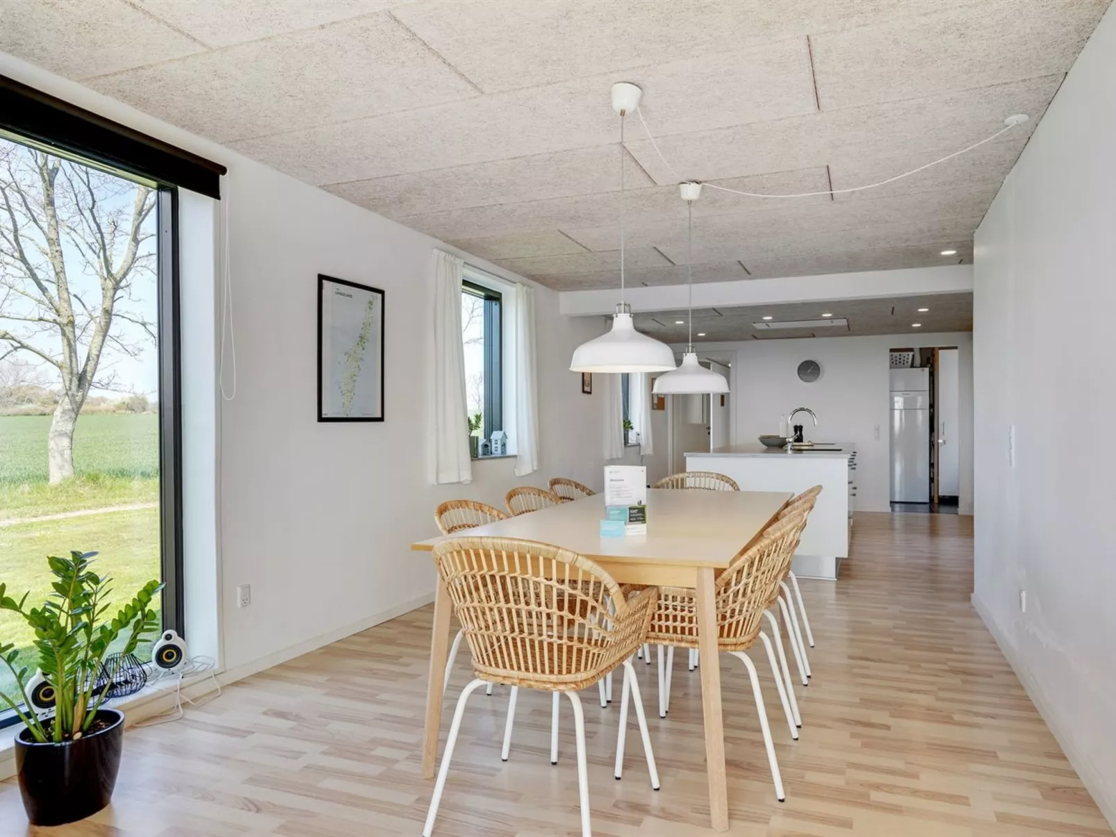 "Emin" - 100m from the sea-Drinnen