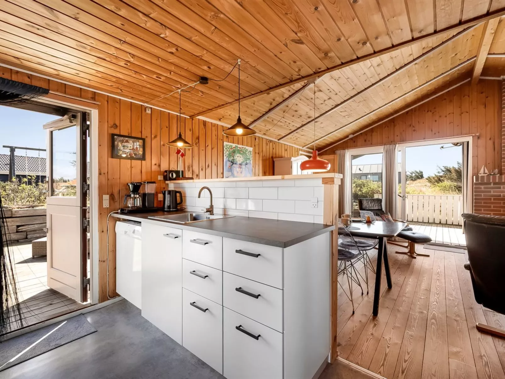 "Brigit" - 200m from the sea-Inside