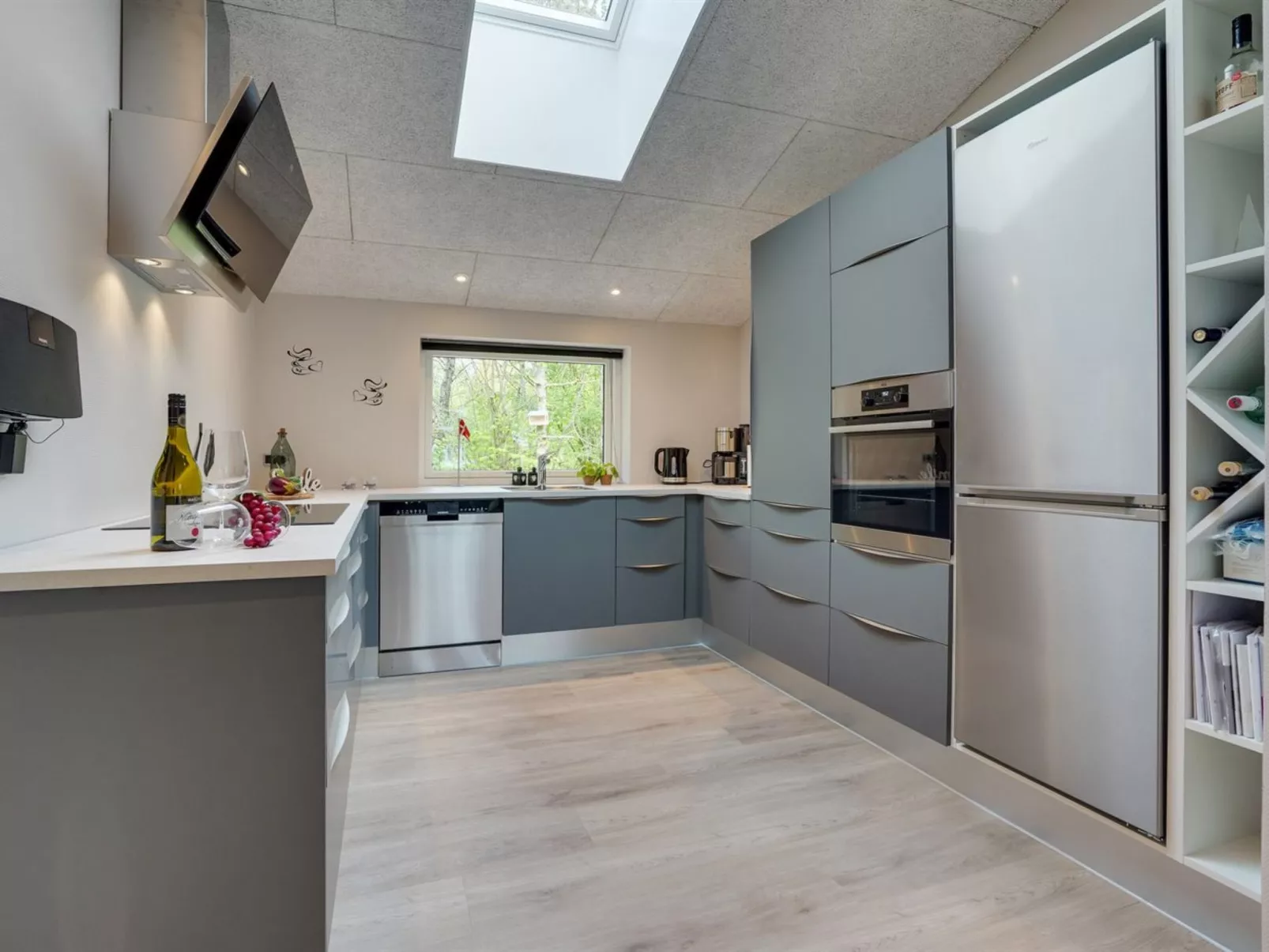 "Eylar" - 28km from the sea-Inside