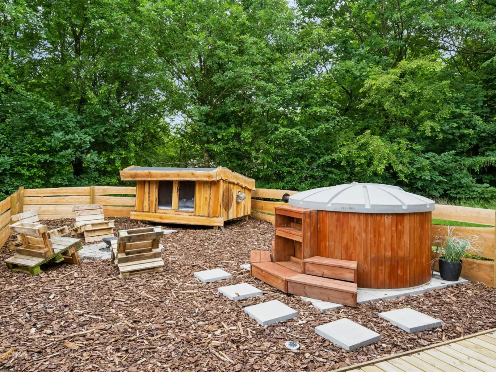 "Helghi" - 30km from the sea-Outside