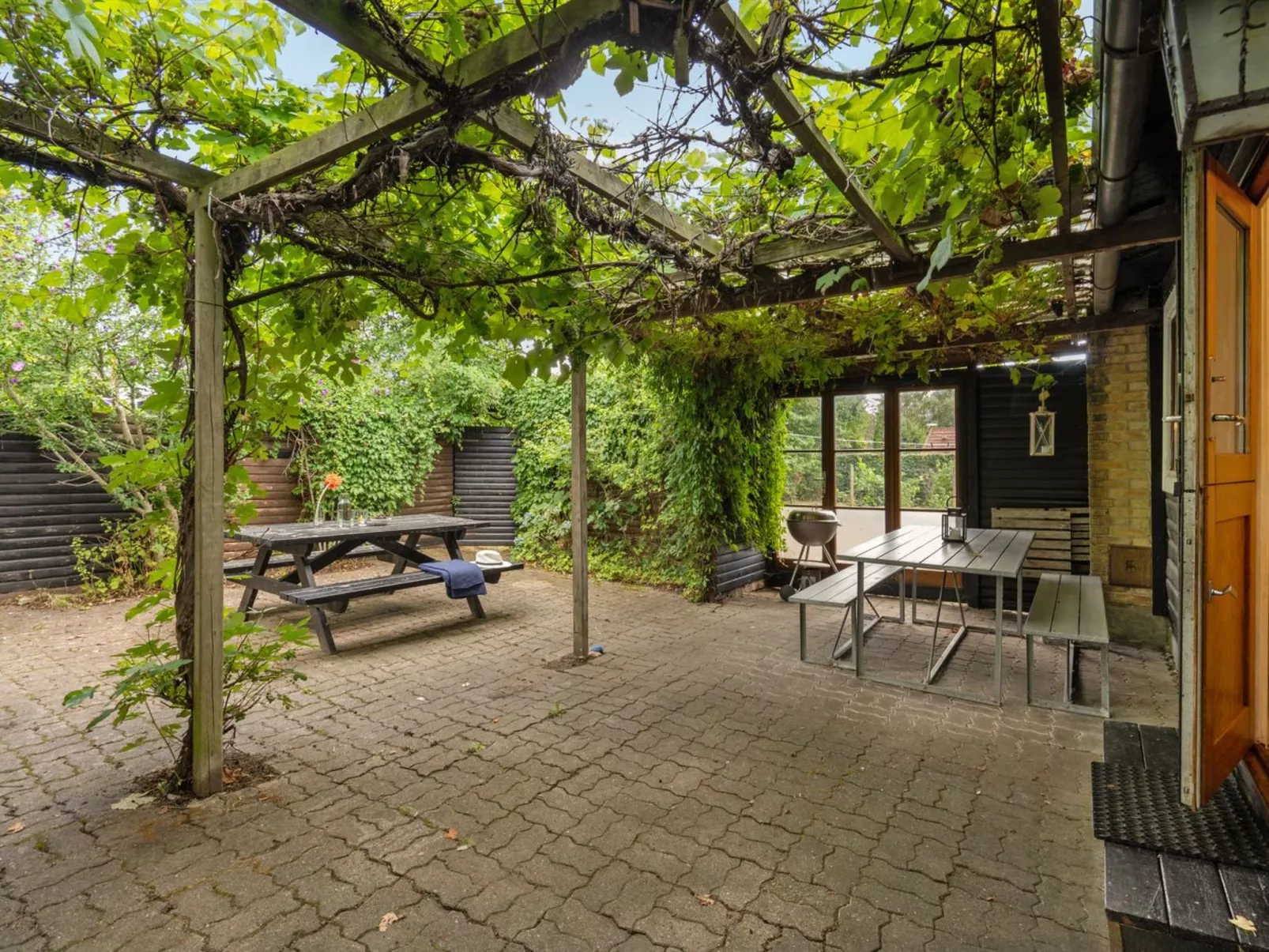 "Meeno" - 200m from the sea-Outside