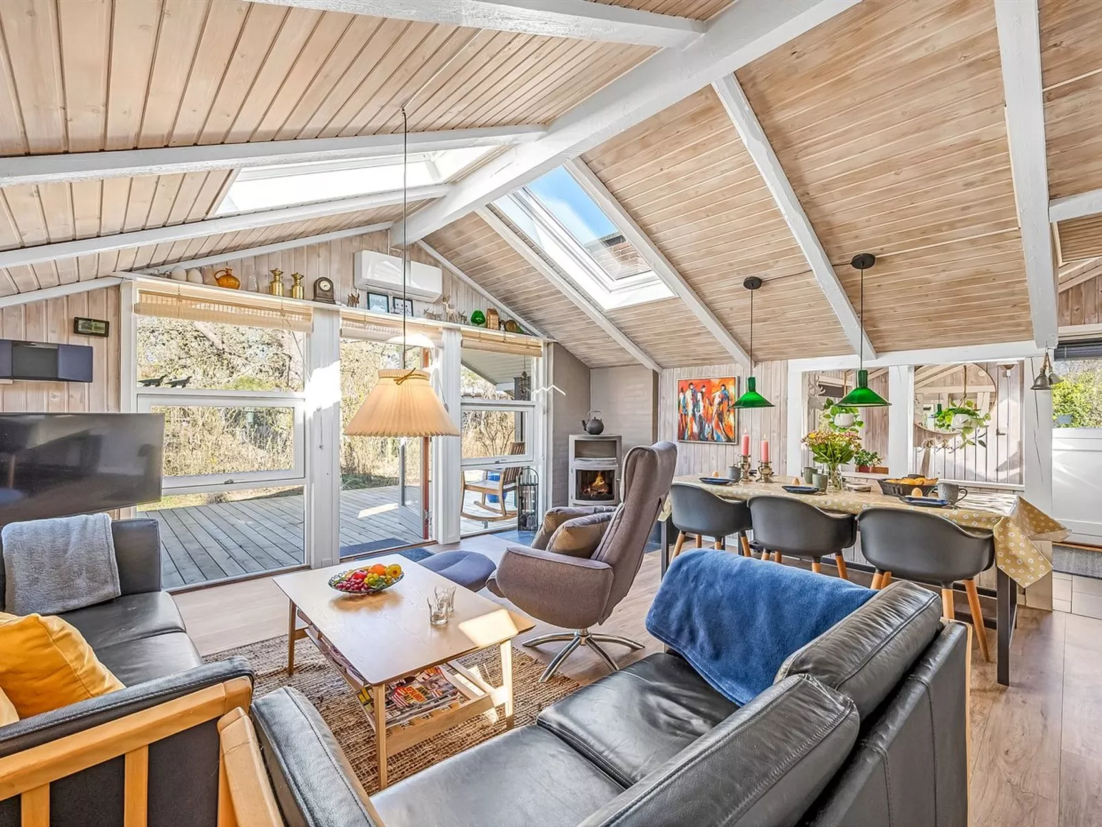 "Gunde" - 300m to the fjord-Inside