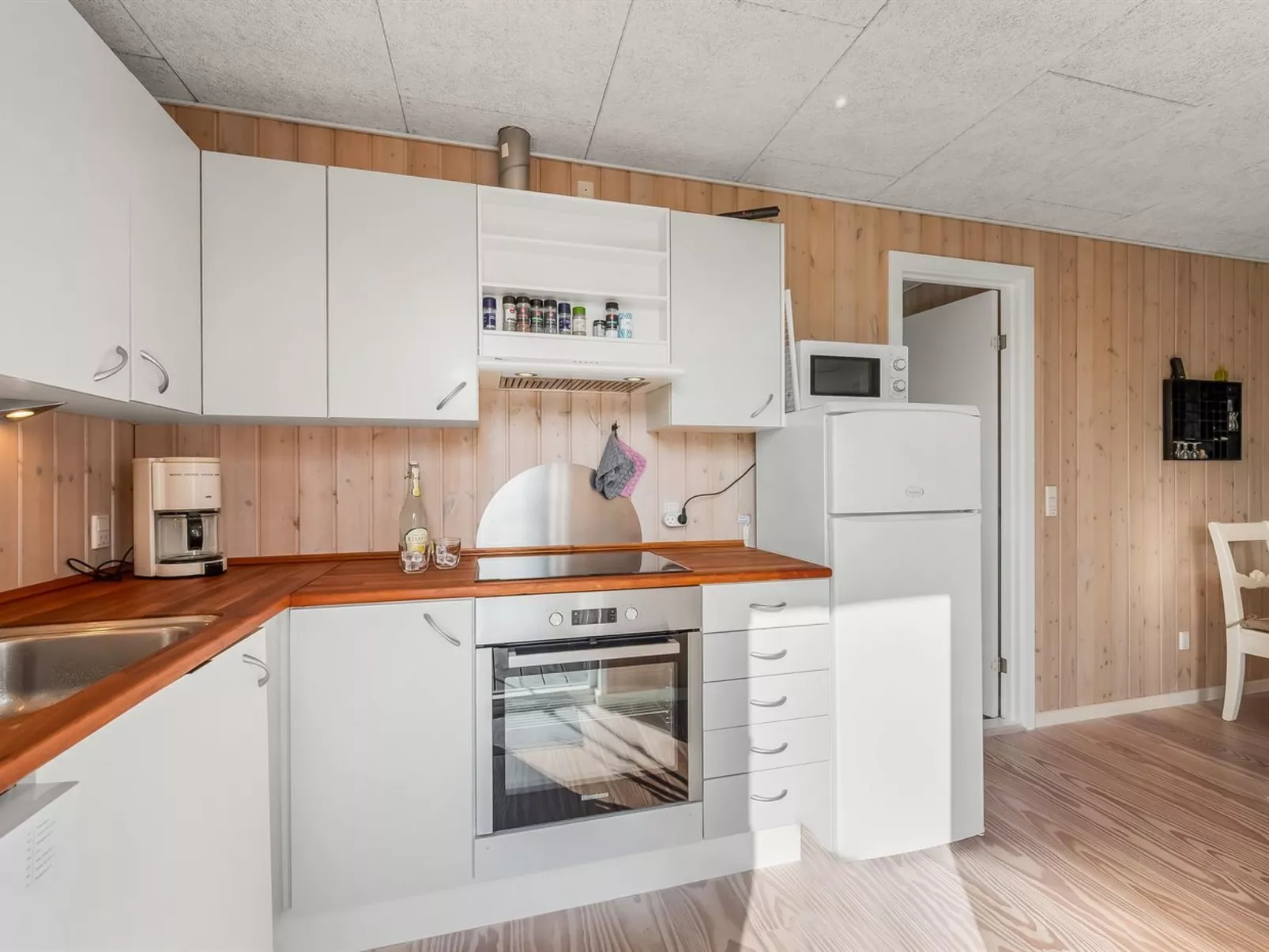 "Holm" - 700m to the fjord-Inside