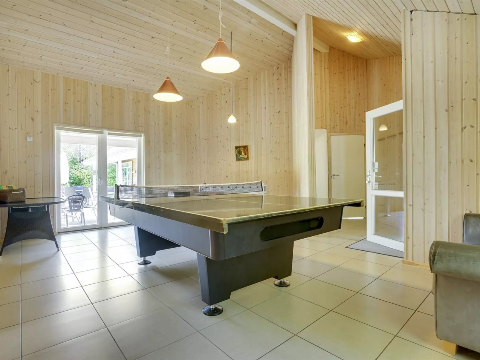 "Hughe" - 300m from the sea-Drinnen