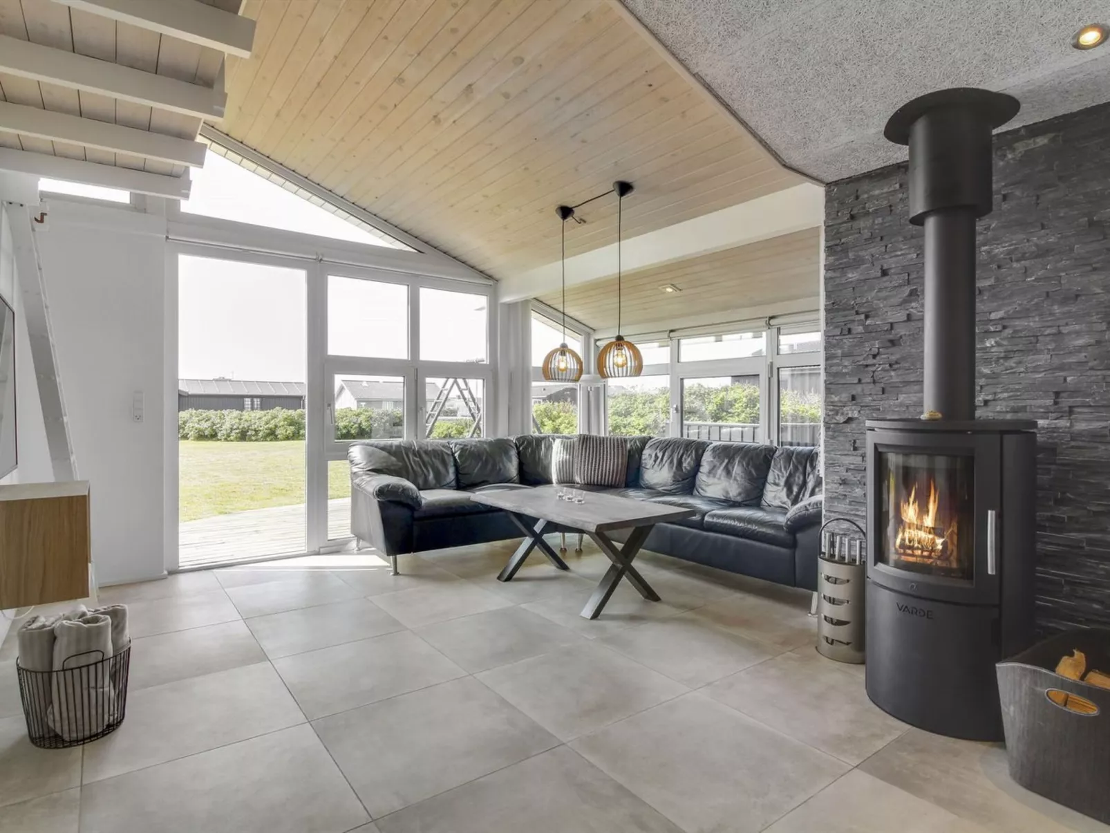 "Hroswitha" - 100m from the sea-Inside