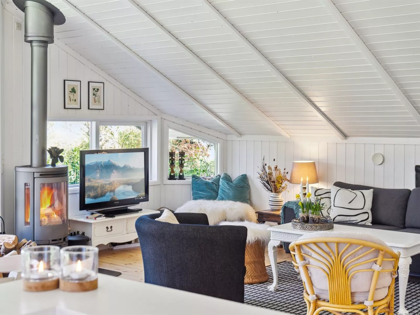 "Juke" - 425m from the sea-Inside