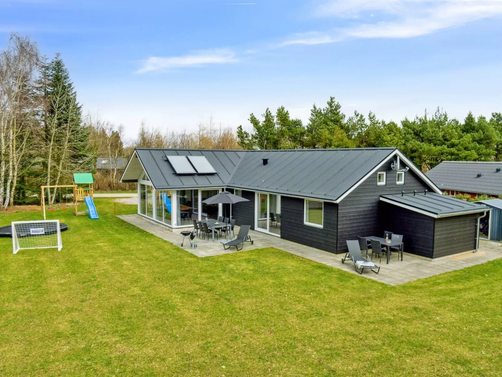 "Human" - 10.5km from the sea-Outside