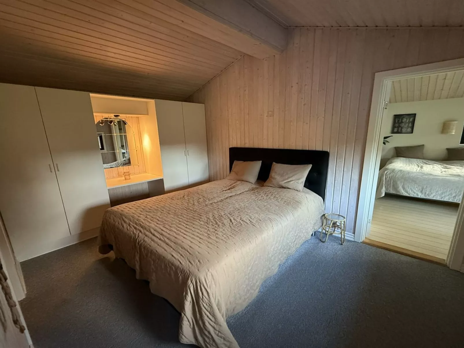 "Glenda" - 3km from the sea-Inside