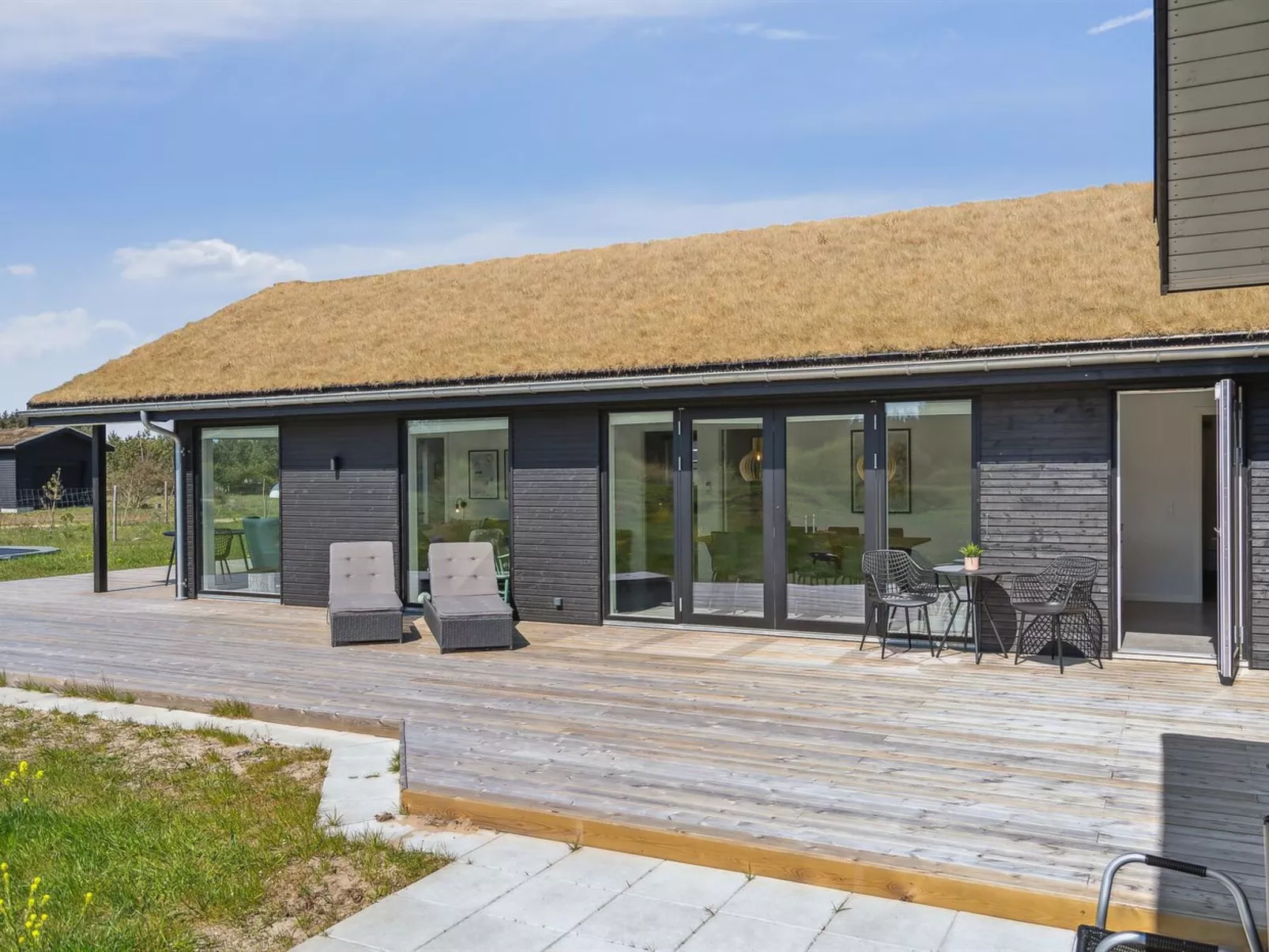 "Fredrika" - 1.5km from the sea-Outside