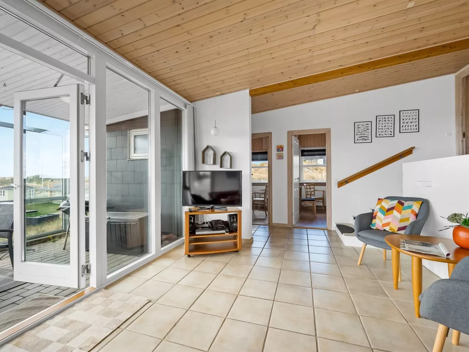 "Emelin" - 475m from the sea-Inside