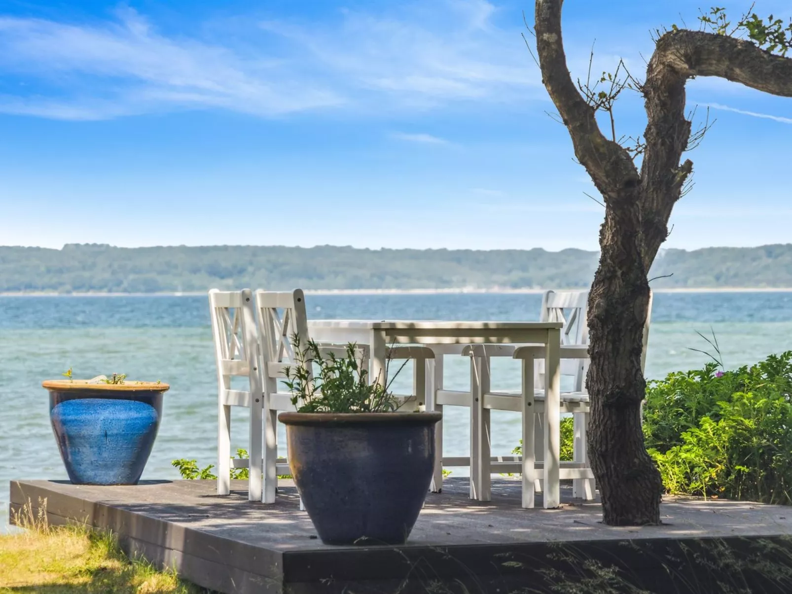 "Kennet" - 30m from the sea-Outside