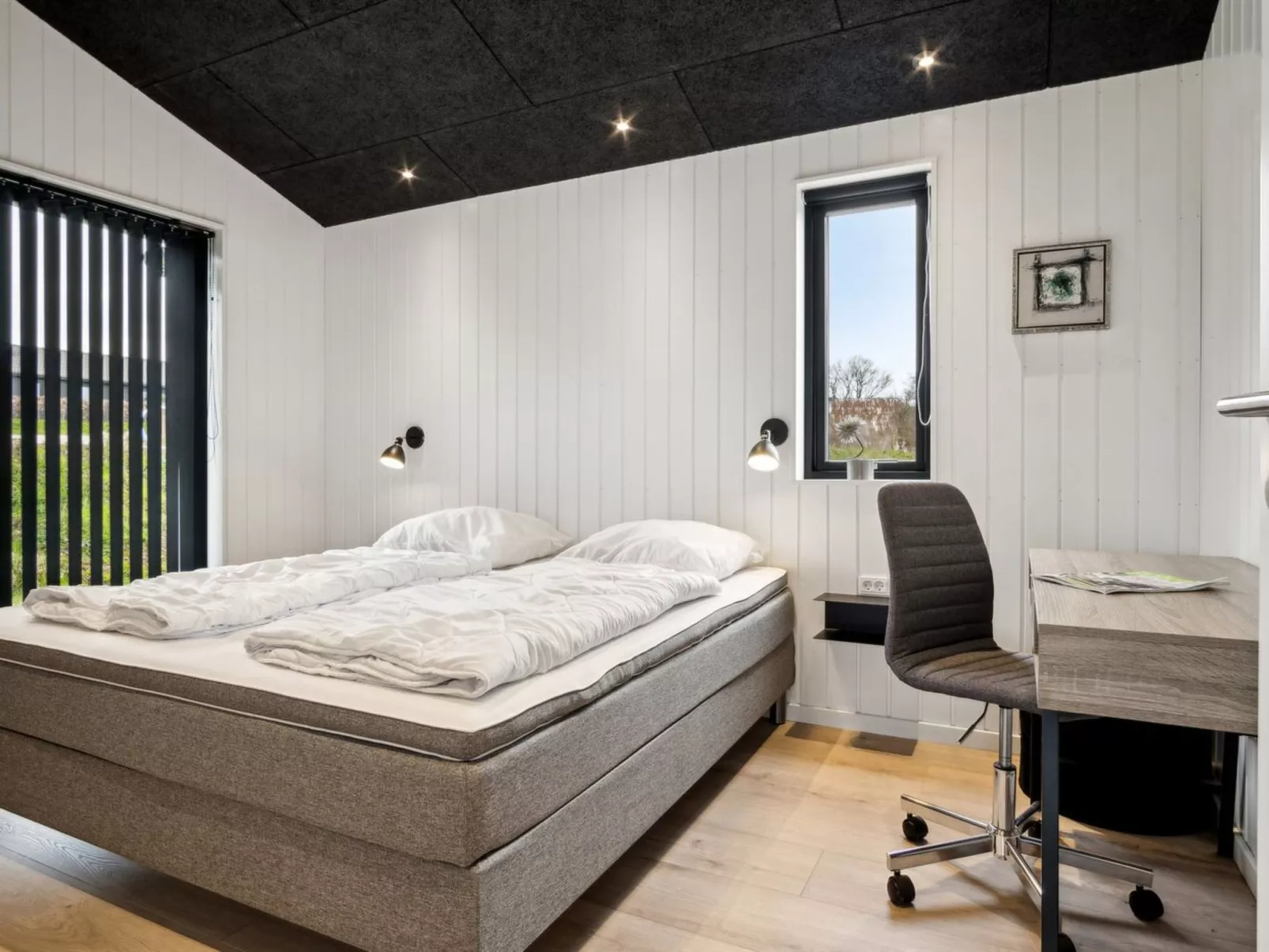 "Jul" - 300m from the sea-Inside