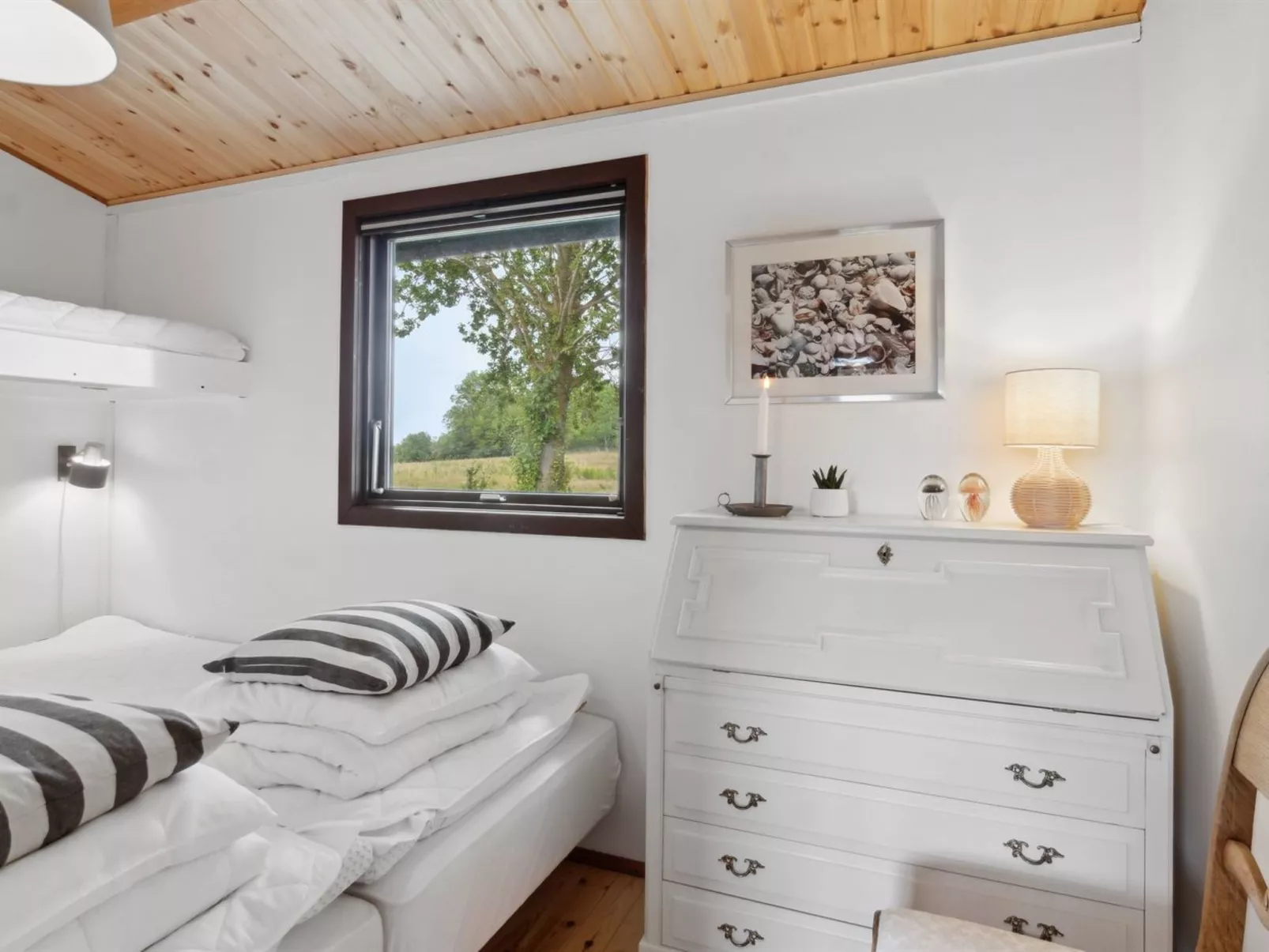 "Aurore" - 1.3km from the sea-Inside