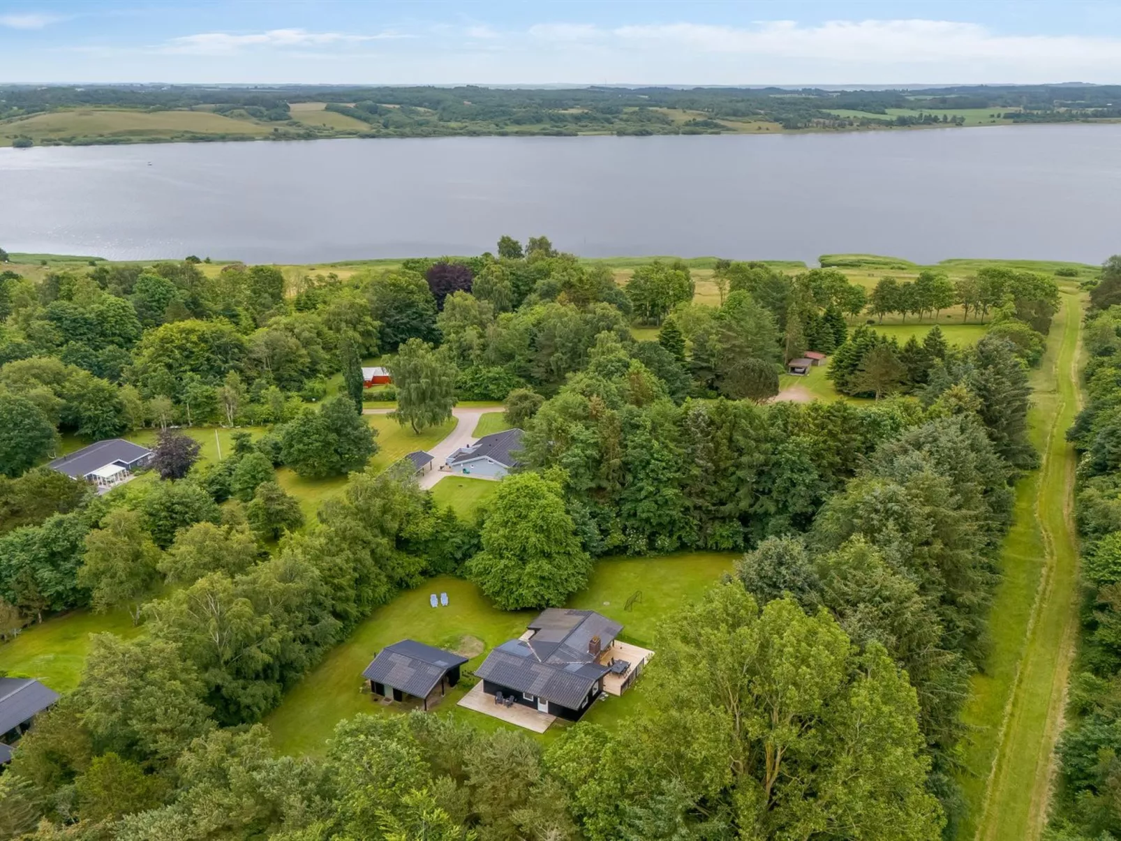 "Gudrid" - 250m to the fjord-Outside