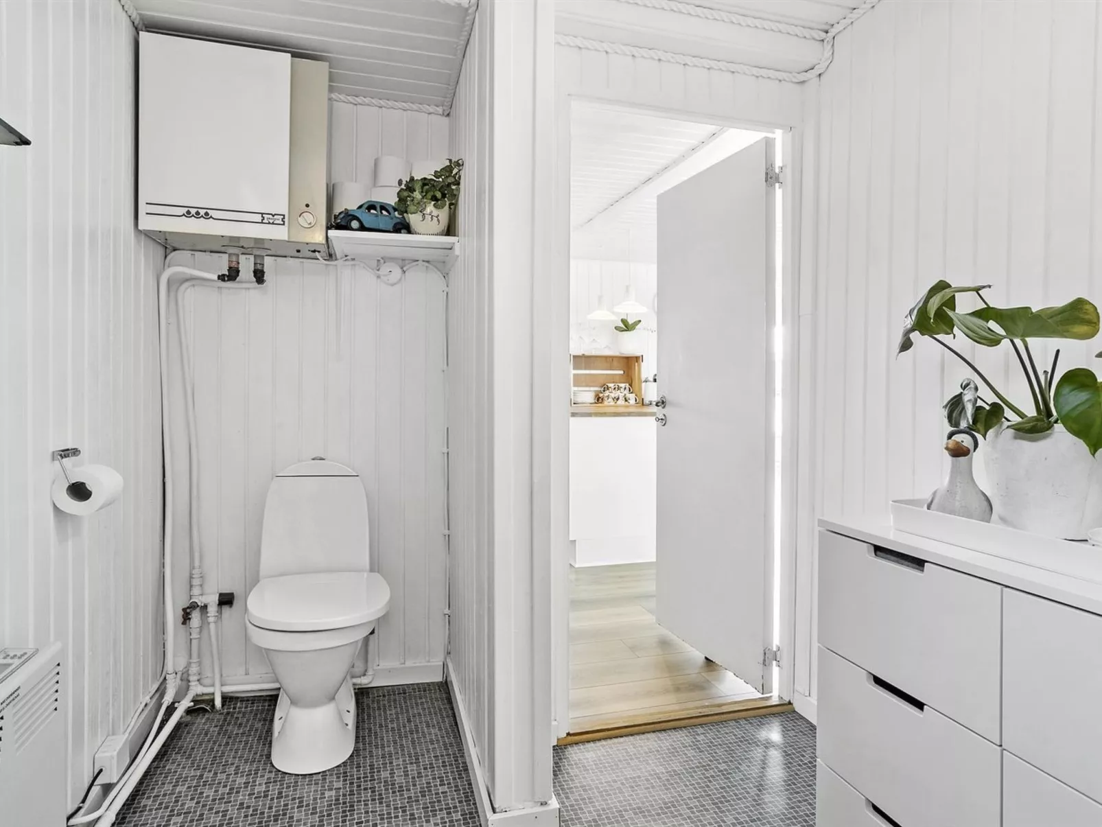 "Elisabeta" - 60m from the sea-Inside