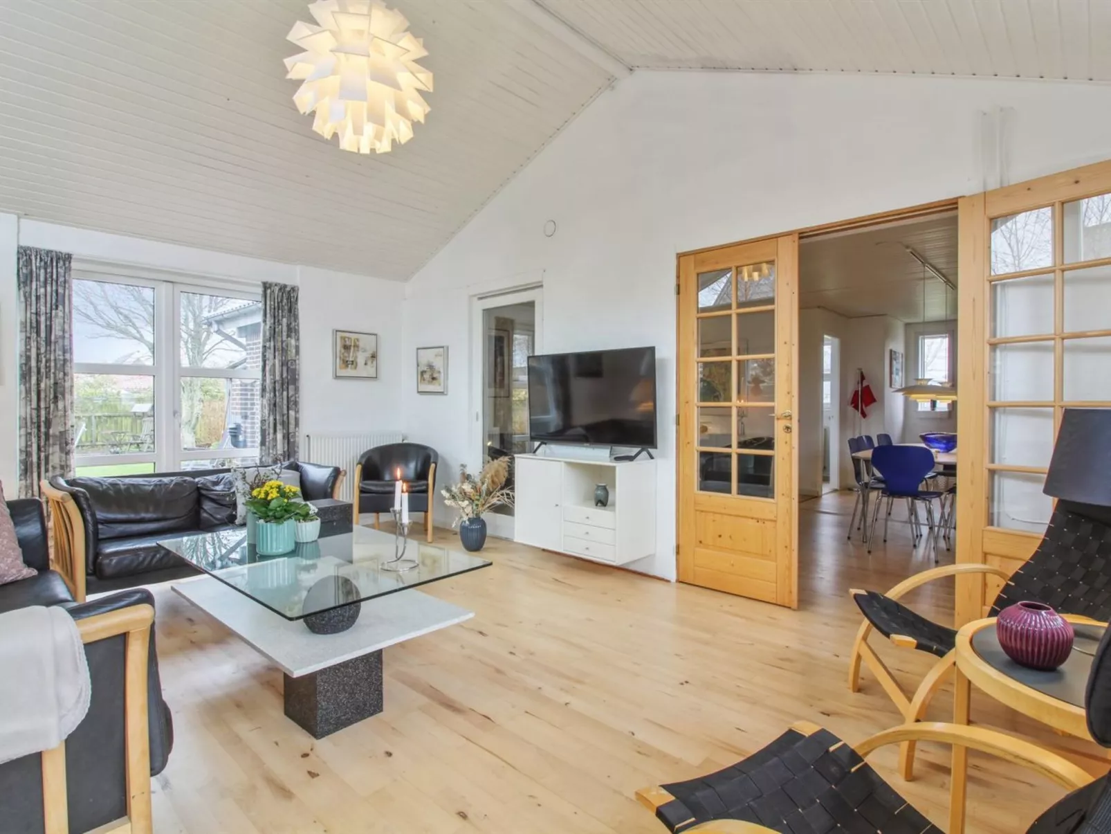 "Erle" - 1.5km from the sea-Inside