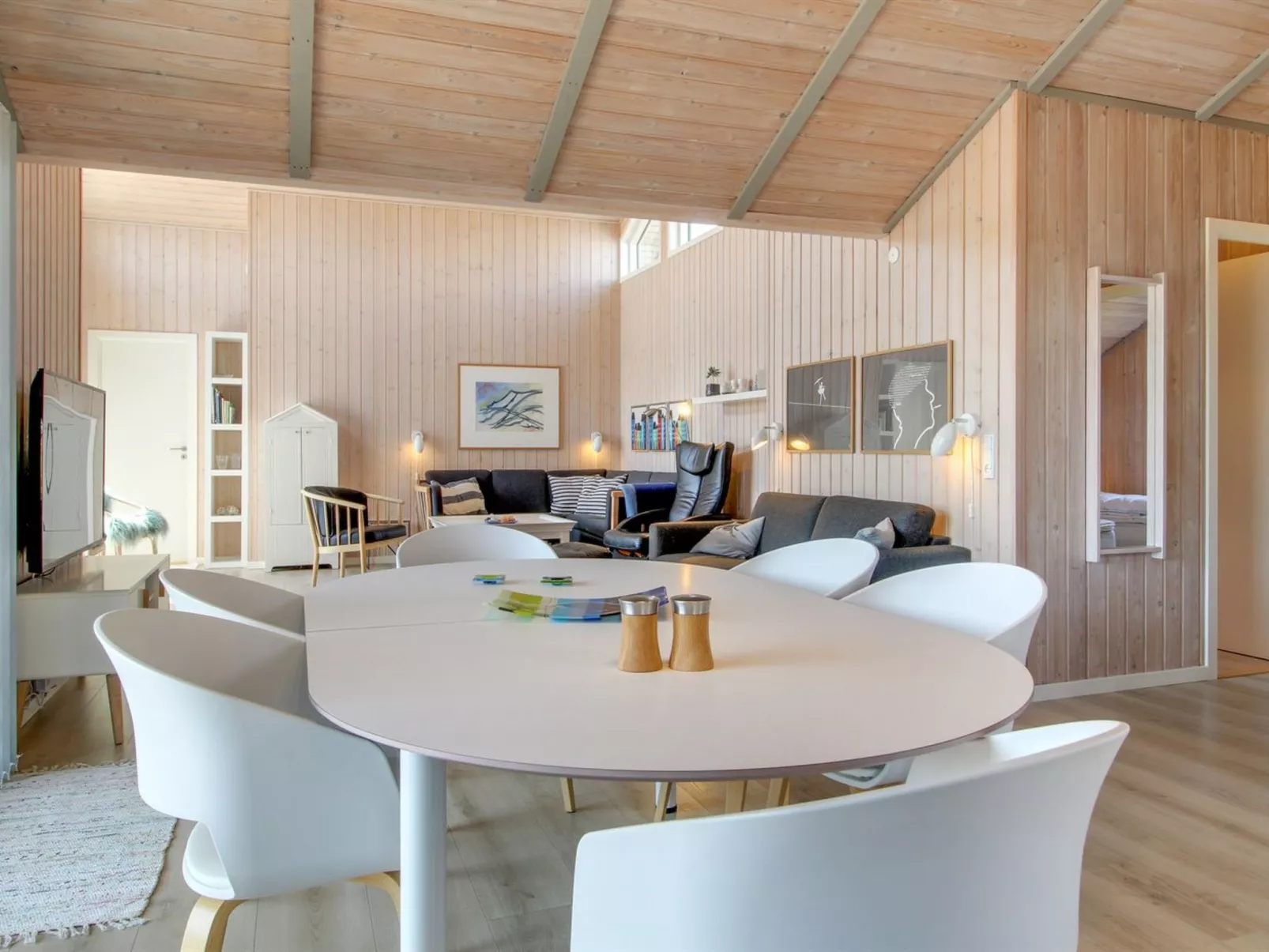 "Aska" - 400m from the sea-Dedans