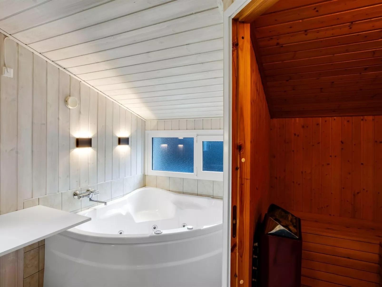 "Tinja" - 700m from the sea-Dedans