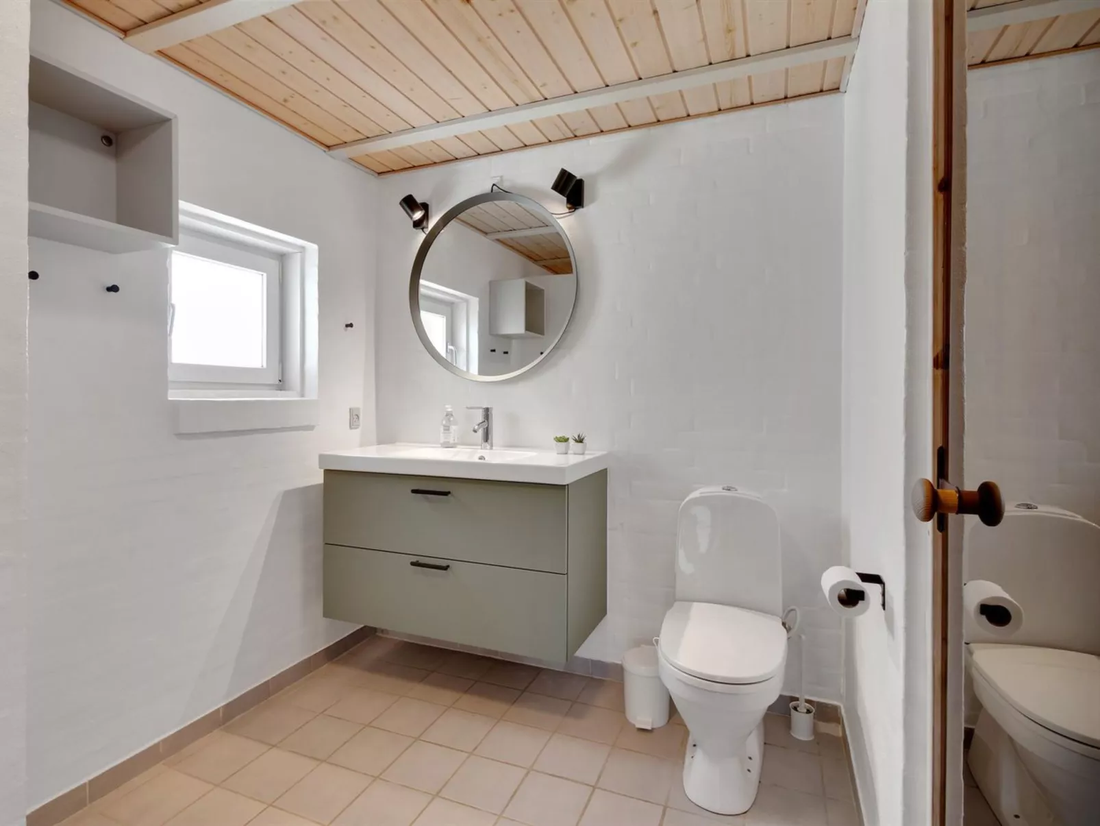 "Munder" - 1.2km to the fjord-Dedans