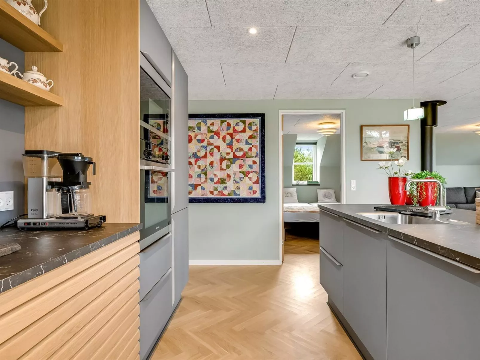 "Thorid" - 800m from the sea-Inside