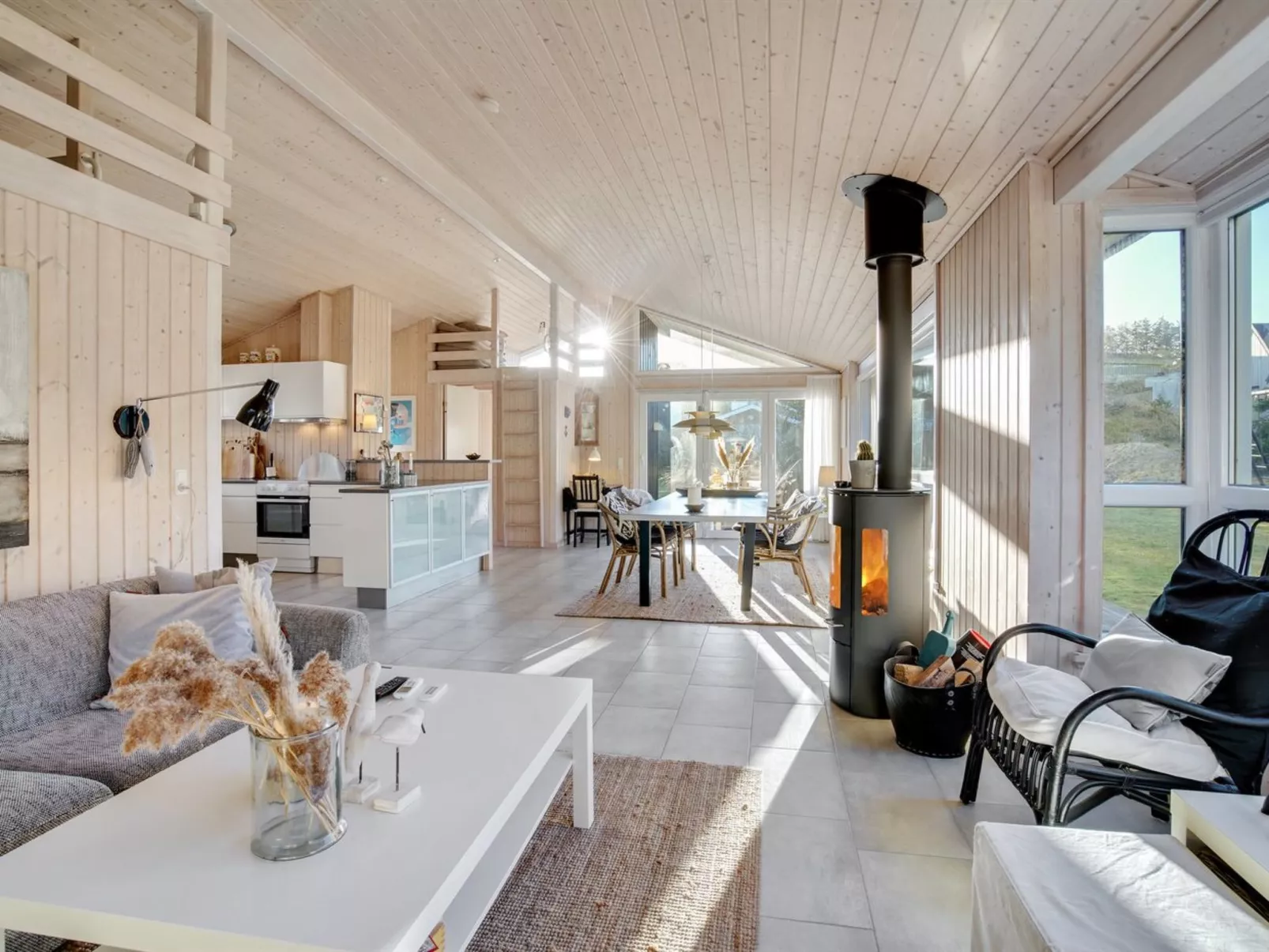 "Gun" - 450m from the sea-Dedans