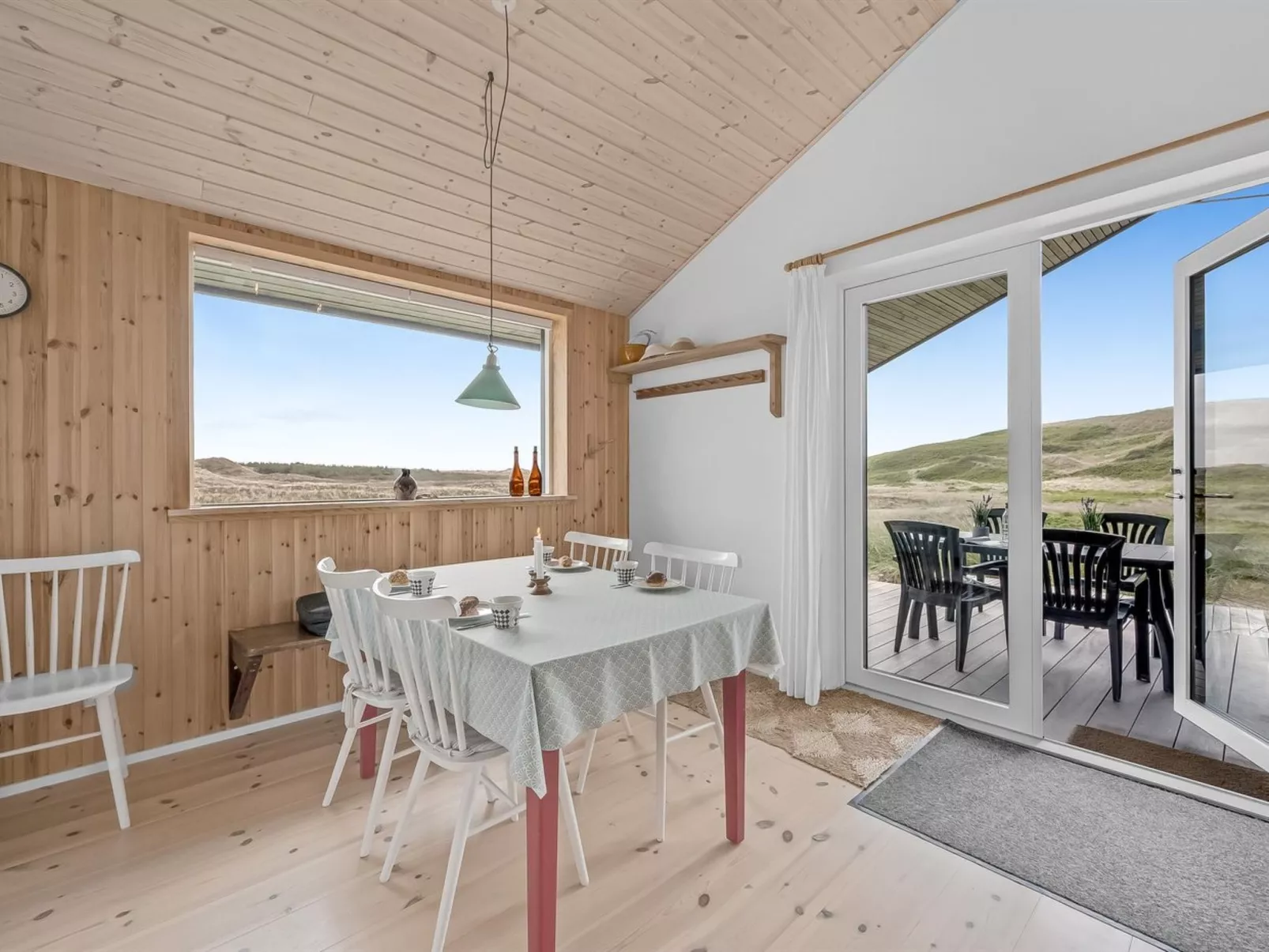 "Apolina" -  from the sea-Drinnen