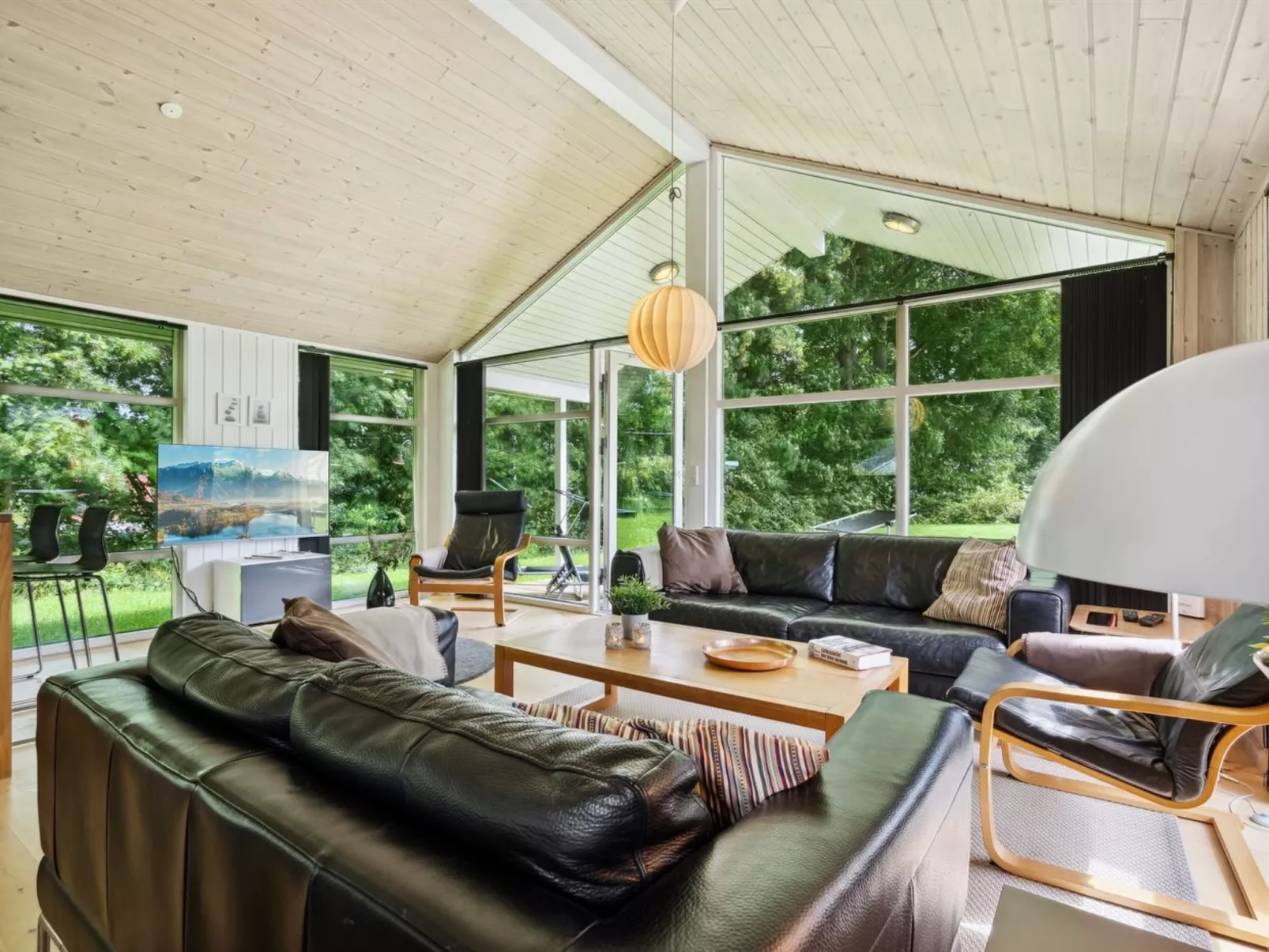 "Edin" - 150m from the sea-Inside