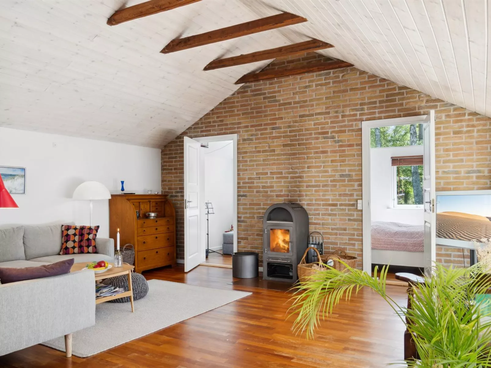 "Amina" - 1.1km from the sea-Inside