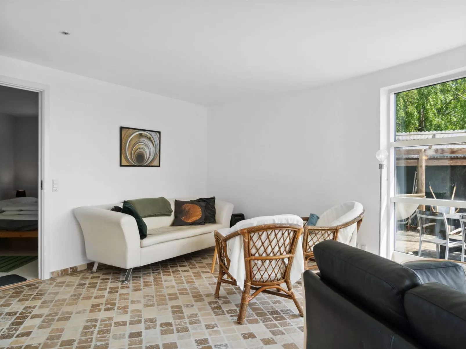 "Vemund" - 100m to the fjord-Drinnen