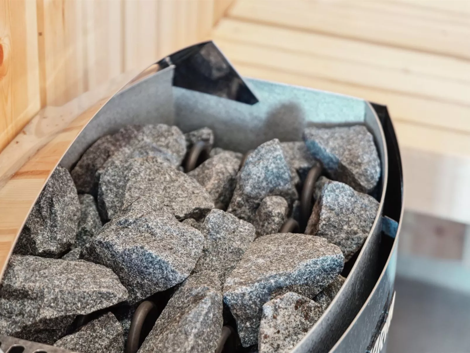 "Ann" - 1.3km from the sea-Dedans