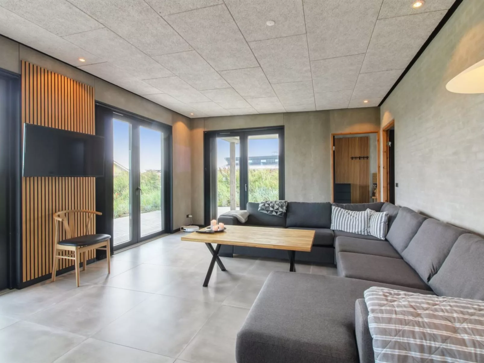 "Lima" - 200m from the sea-Drinnen