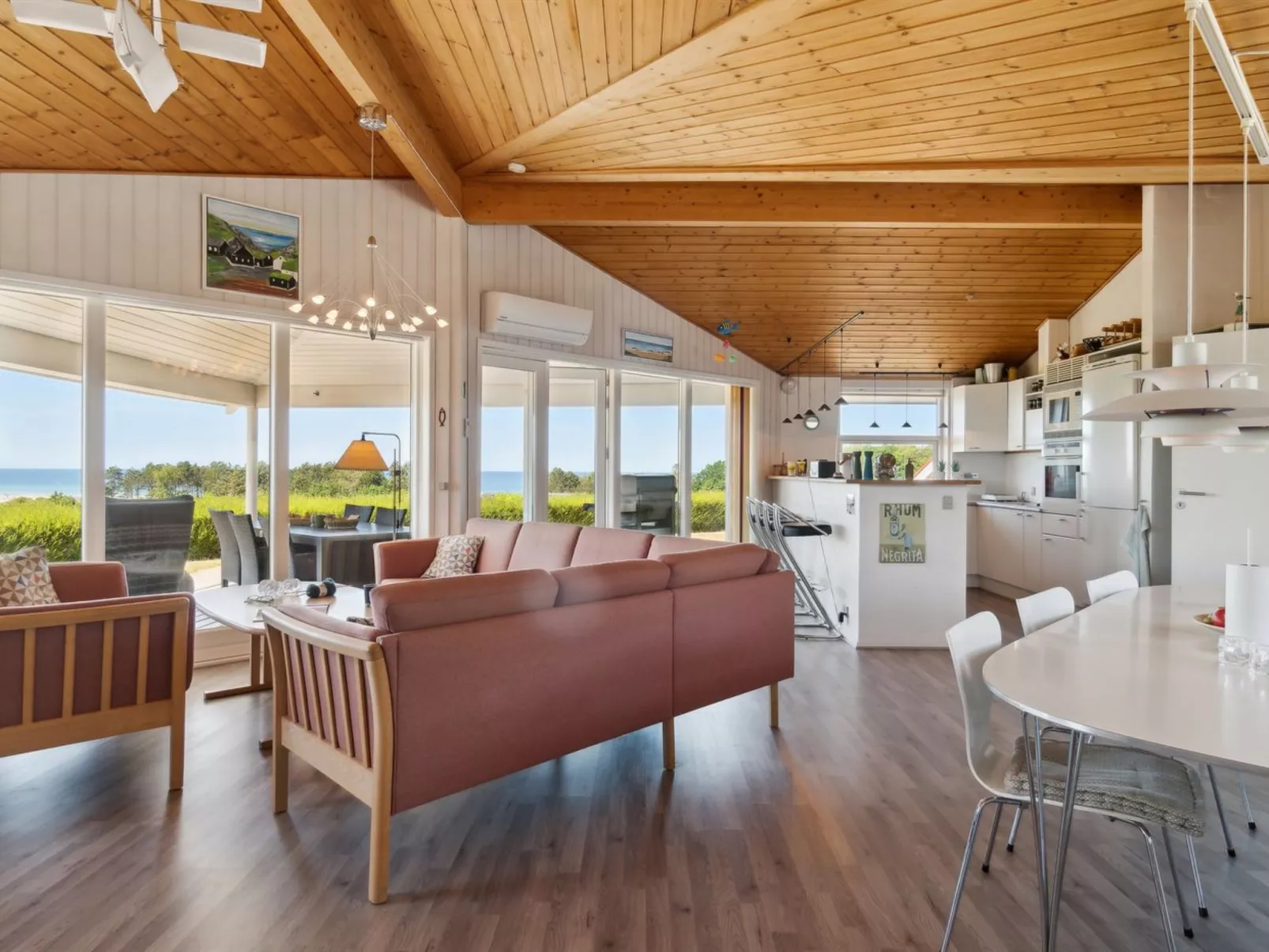 "Garbine" - 400m from the sea-Drinnen