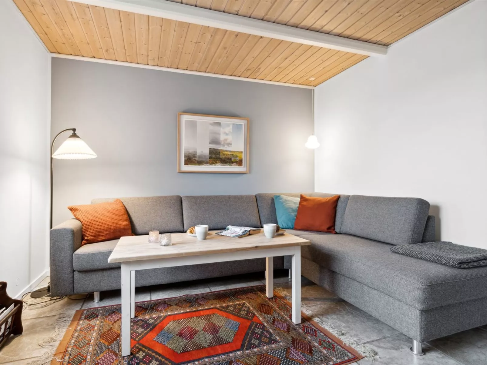 "Adrienne" - 6.4km from the sea-Inside