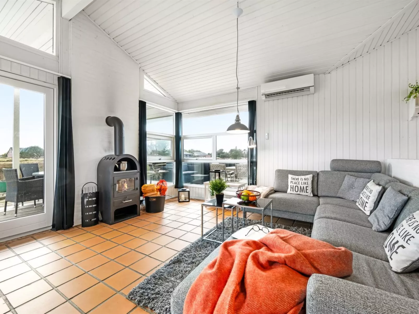 "Josef" - 950m from the sea-Inside