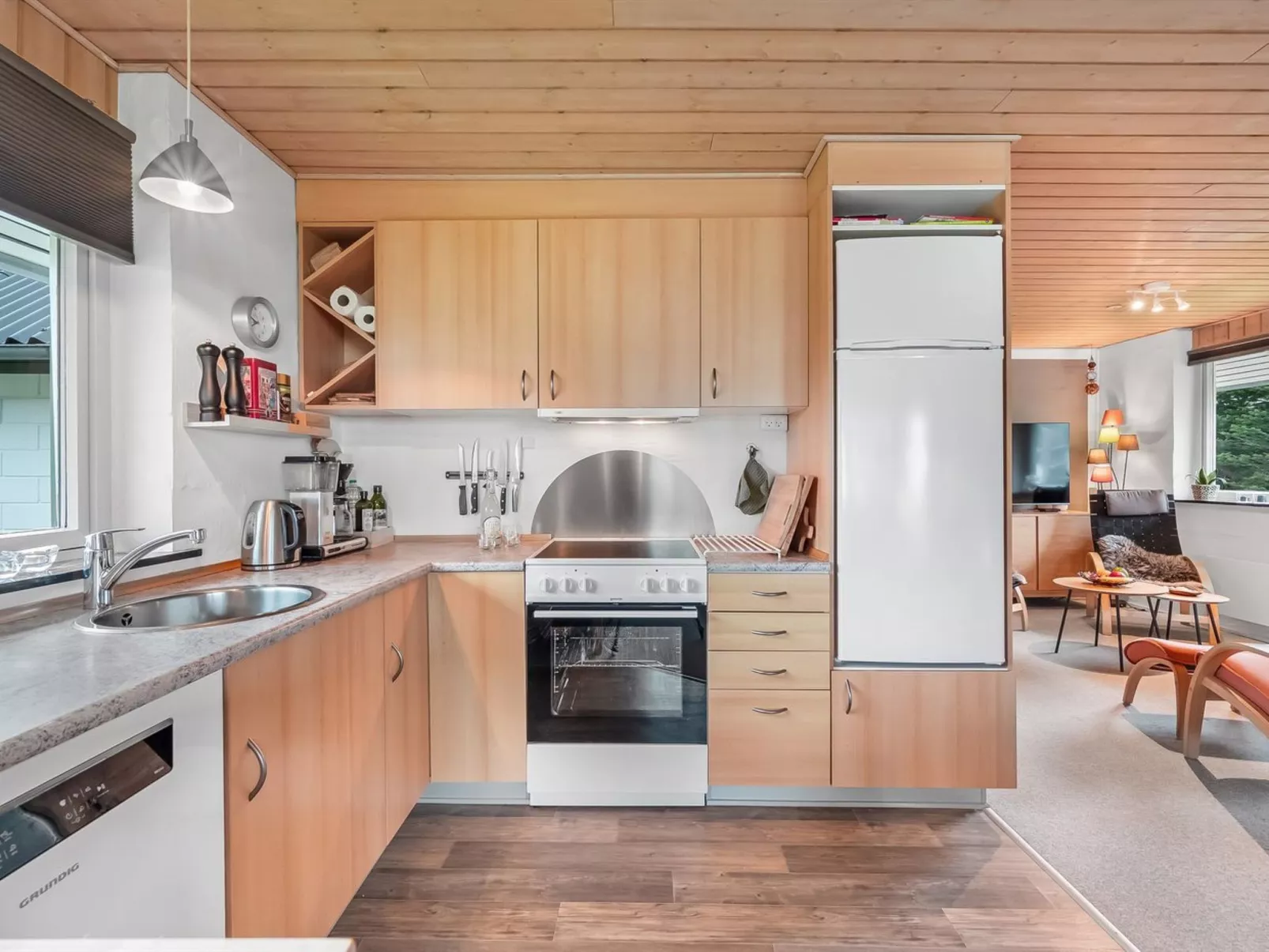 "Moreen" - 200m to the fjord-Dedans