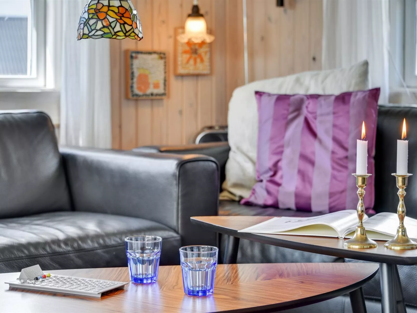 "Heilo" -  from the sea-Drinnen