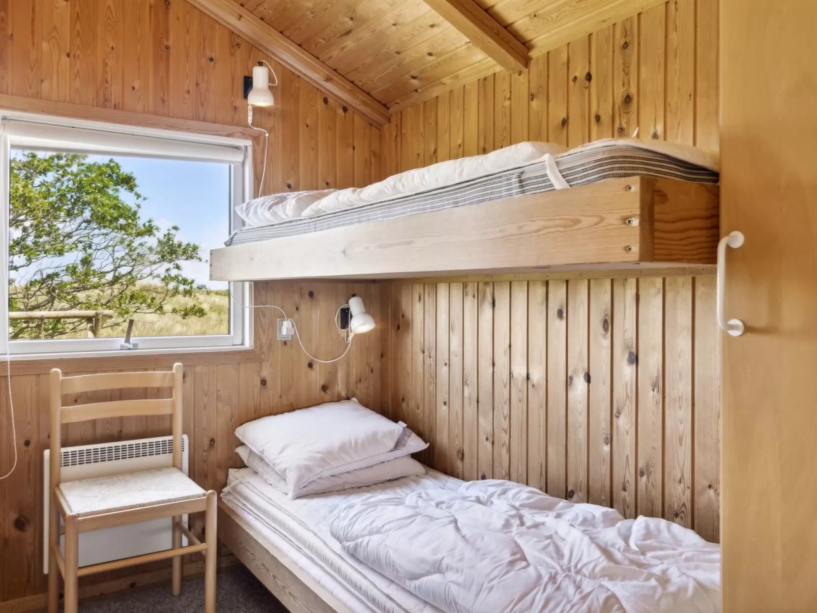 "Hunlef" - 1.7km from the sea-Inside