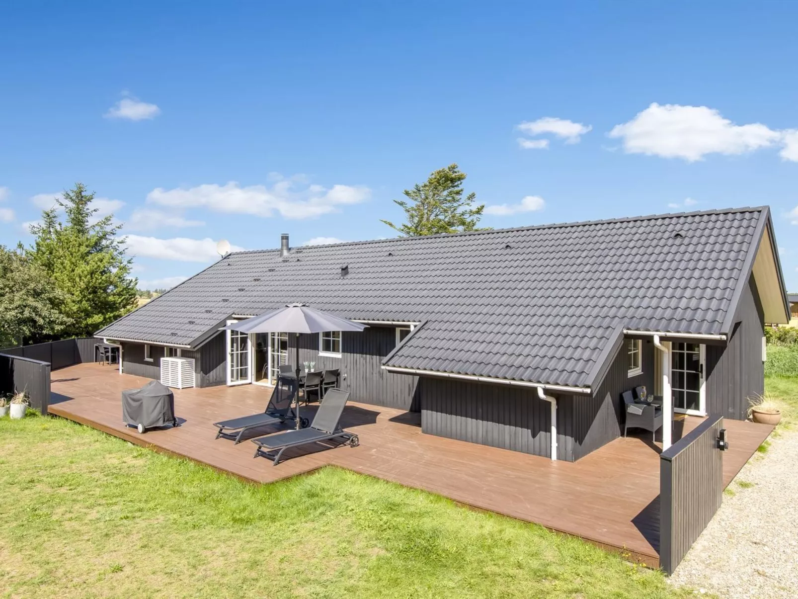 "Joseline" - 1.8km from the sea-Outside