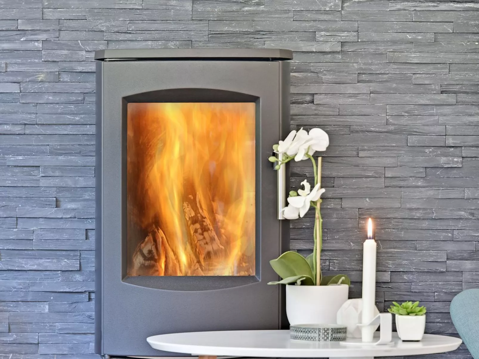 "Eirik" - 2.5km from the sea-Inside