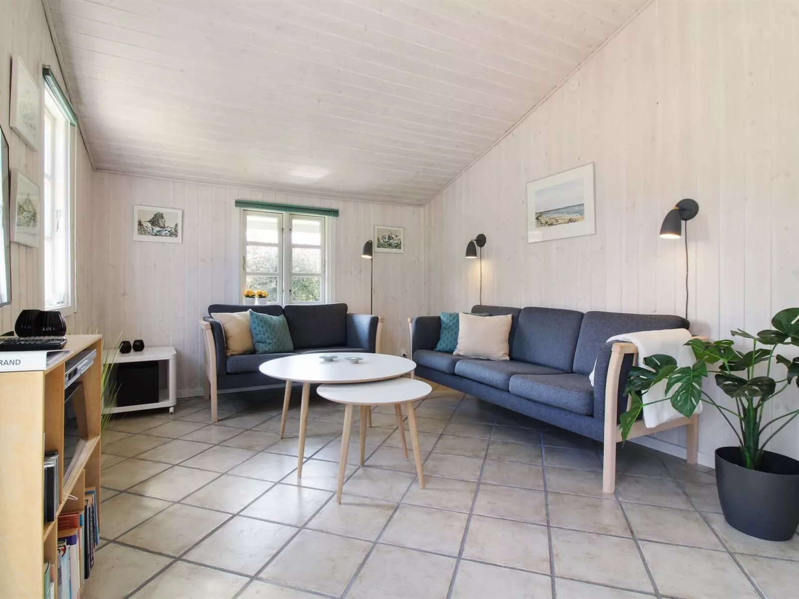 "Hillmari" - 200m from the sea-Inside