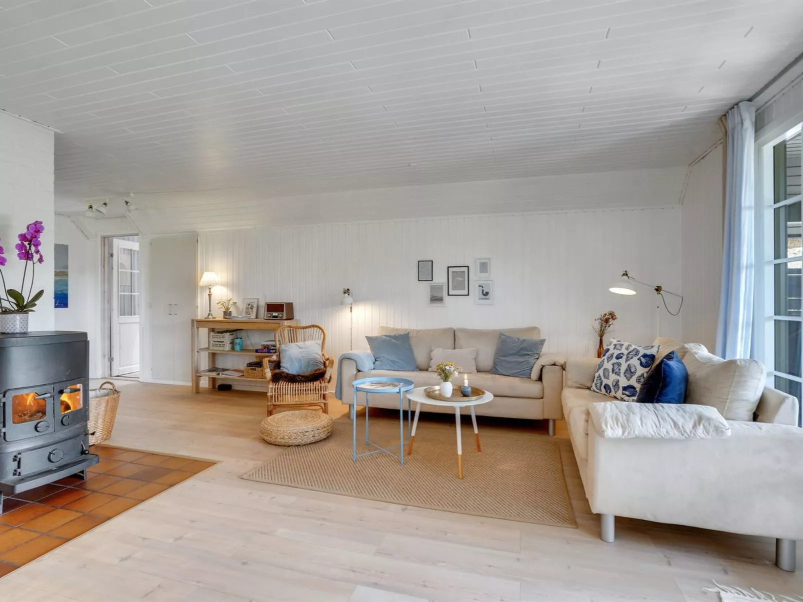 "Sine" - 500m from the sea-Inside