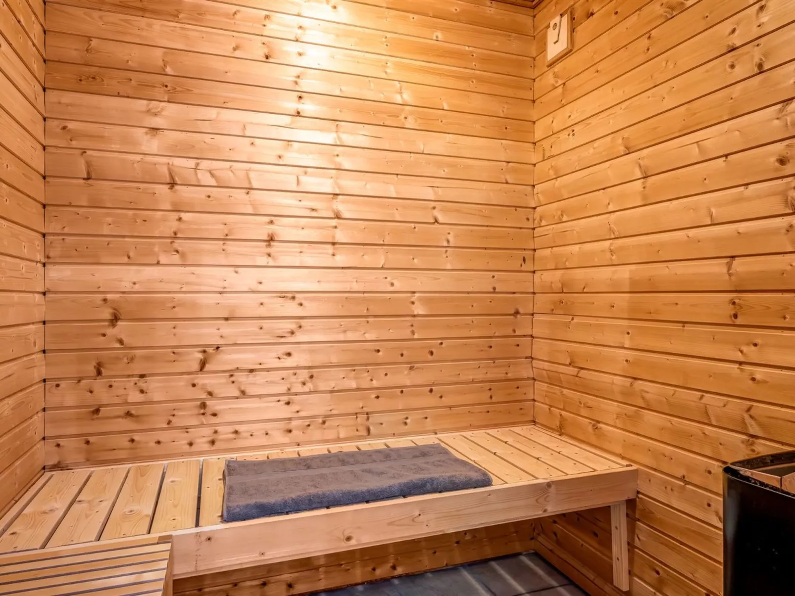 "Soile" - 12km from the sea-Dedans