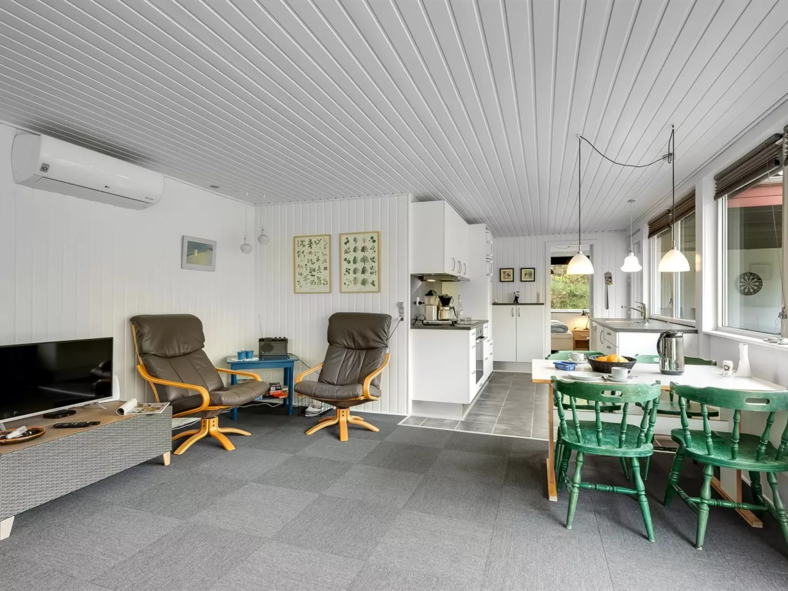 "Dwerg" - 300m to the fjord-Dedans