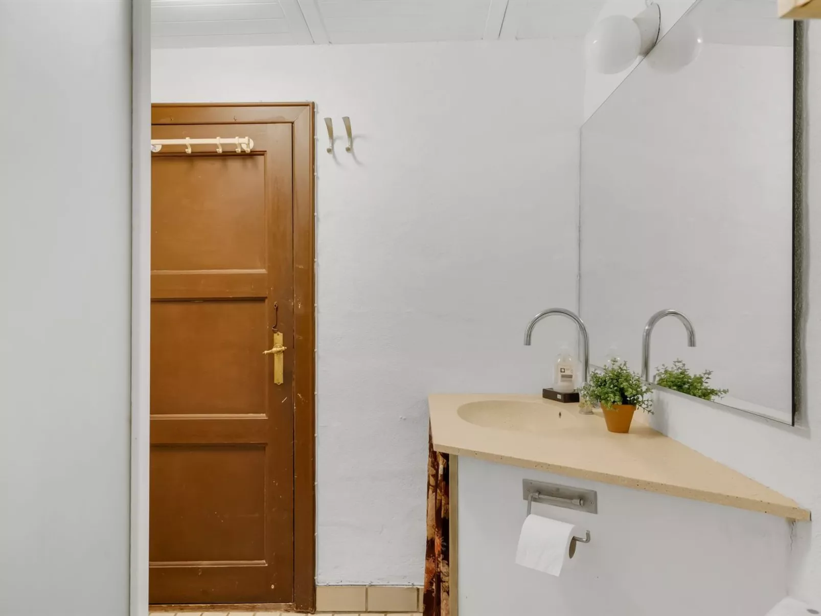 "Edvardsine" - 20m to the fjord-Dedans