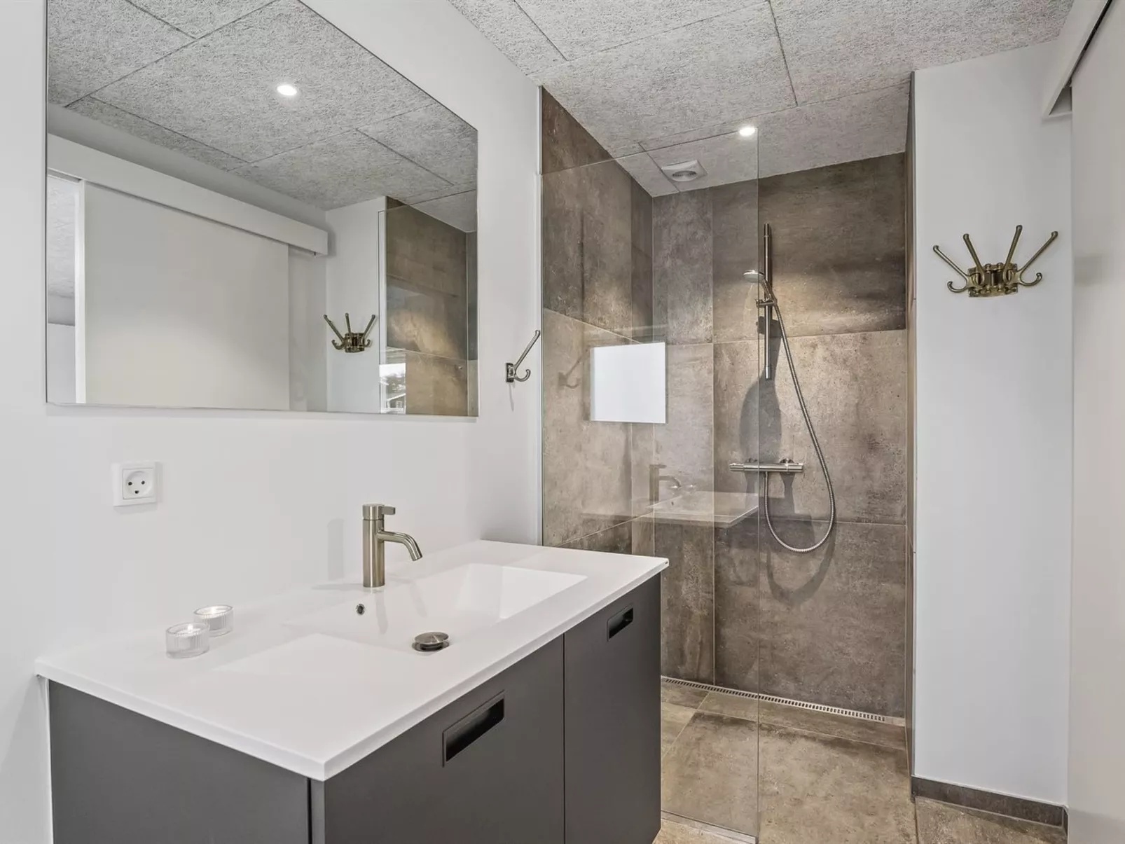 "Chenoa" - 350m from the sea-Dedans