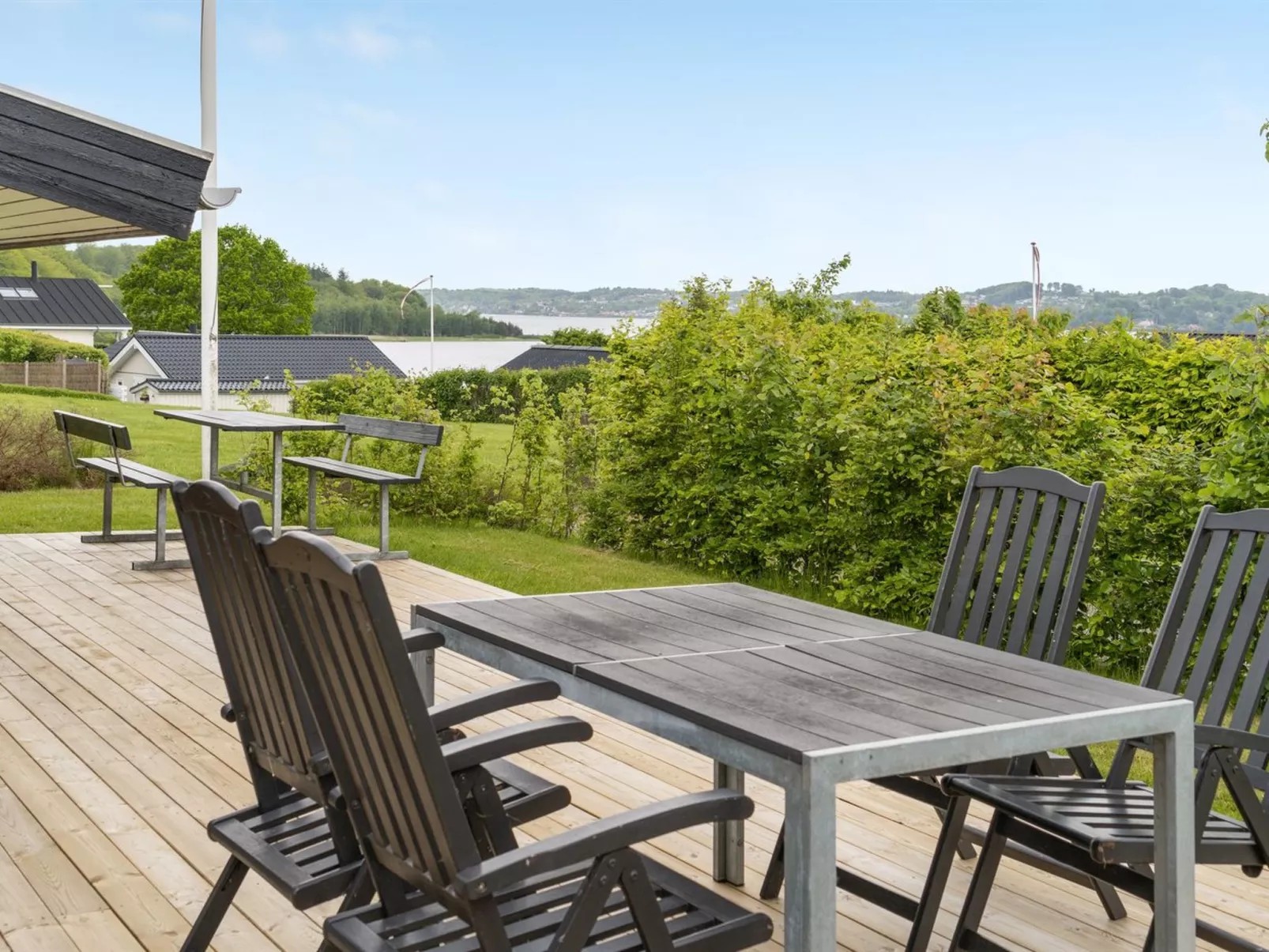 "Stiane" - 100m to the fjord-Outside