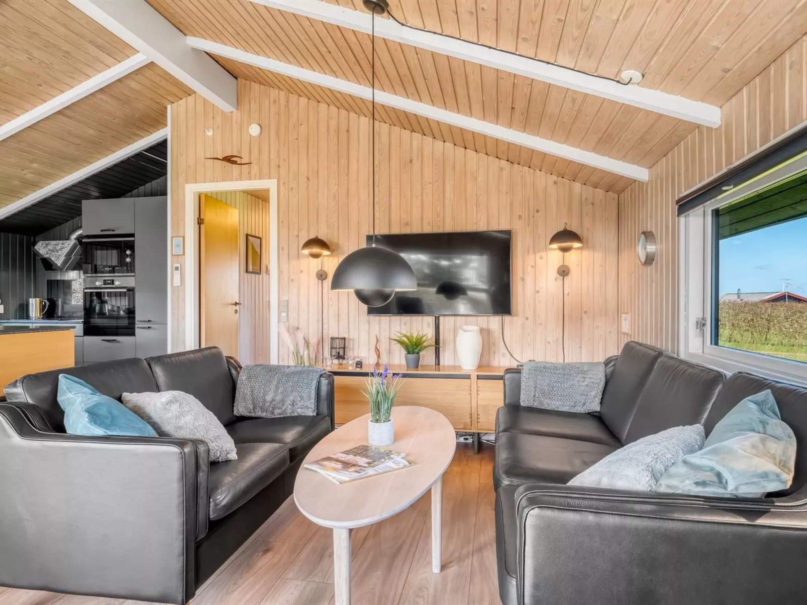 "Ofrath" - 350m to the fjord-Drinnen